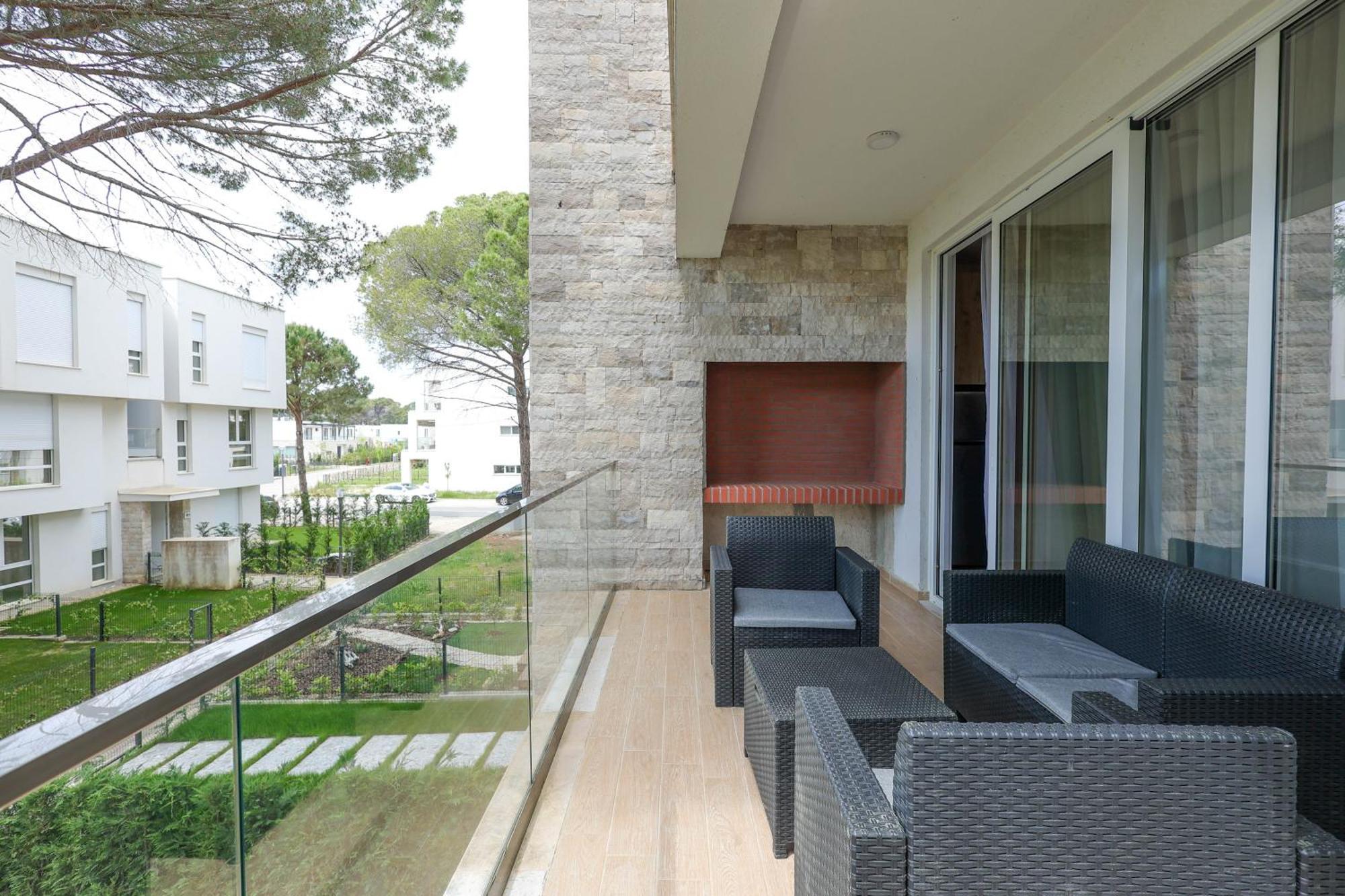 Sanpietro Vacation Apartments Durres Ngoại thất bức ảnh