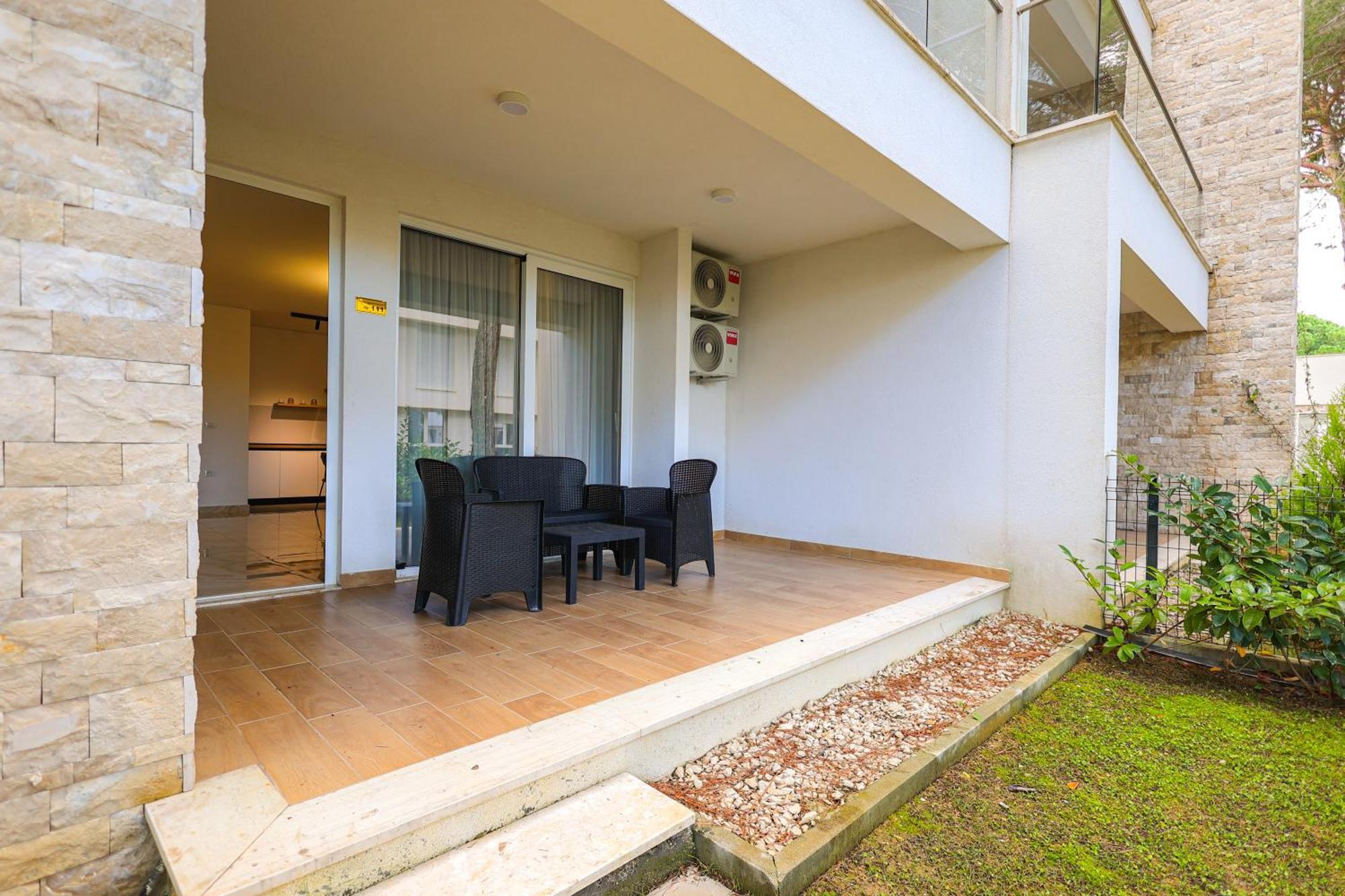 Sanpietro Vacation Apartments Durres Ngoại thất bức ảnh