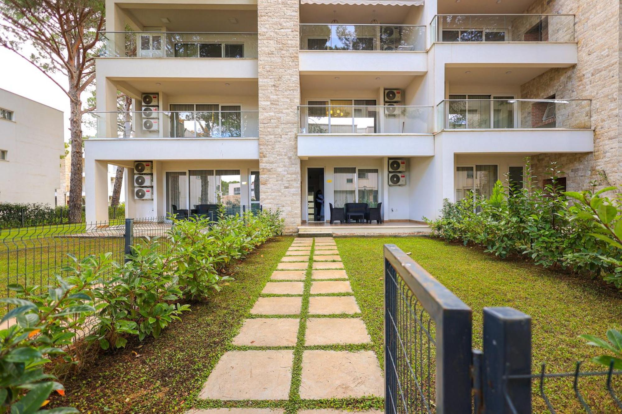 Sanpietro Vacation Apartments Durres Ngoại thất bức ảnh