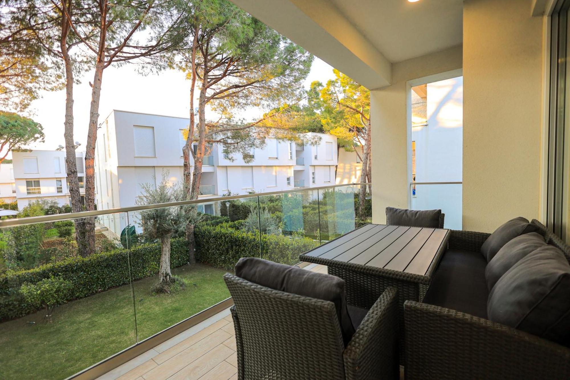 Sanpietro Vacation Apartments Durres Ngoại thất bức ảnh