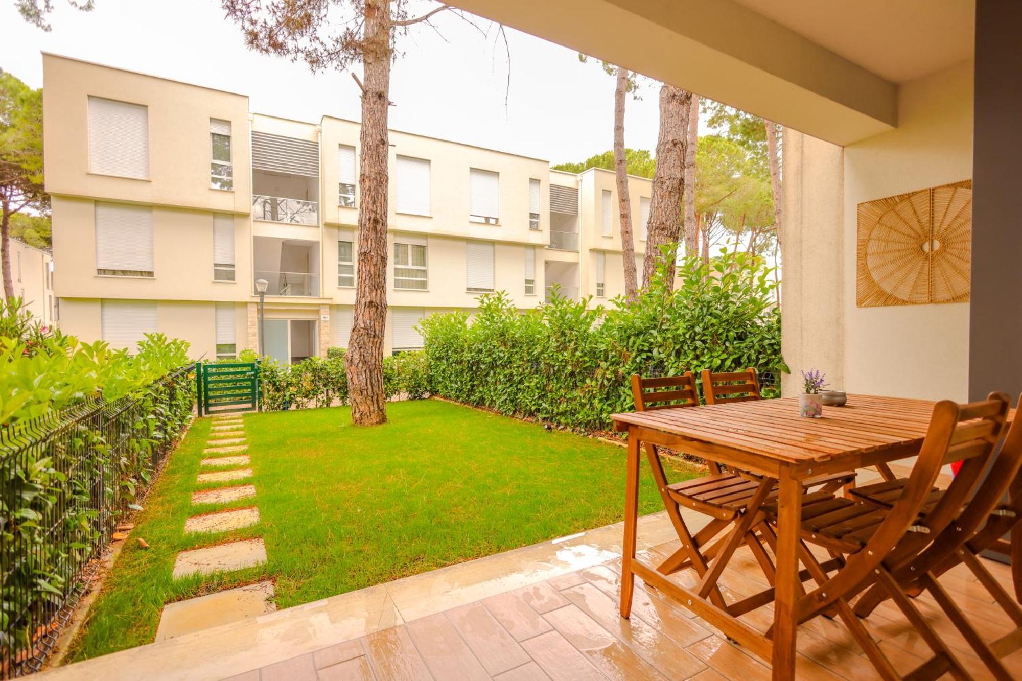 Sanpietro Vacation Apartments Durres Ngoại thất bức ảnh